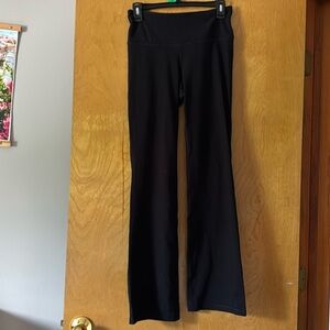 Used old navy black flare leggings in cotton material size S